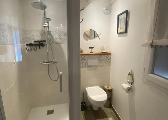 La De Lily - T2 Classe 3 Etoiles * Rochefort (Charente-Maritime)